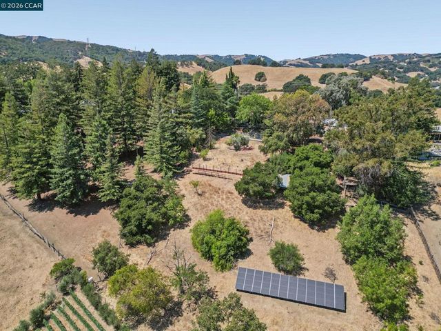 834 Carter Acres Ln, Martinez, CA 94553