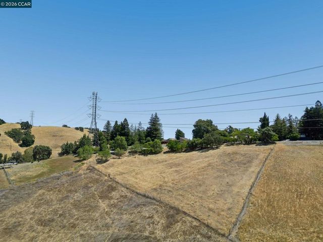 834 Carter Acres Ln, Martinez, CA 94553
