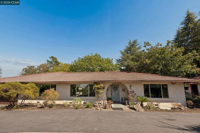 834 Carter Acres Ln, Martinez, CA 94553
