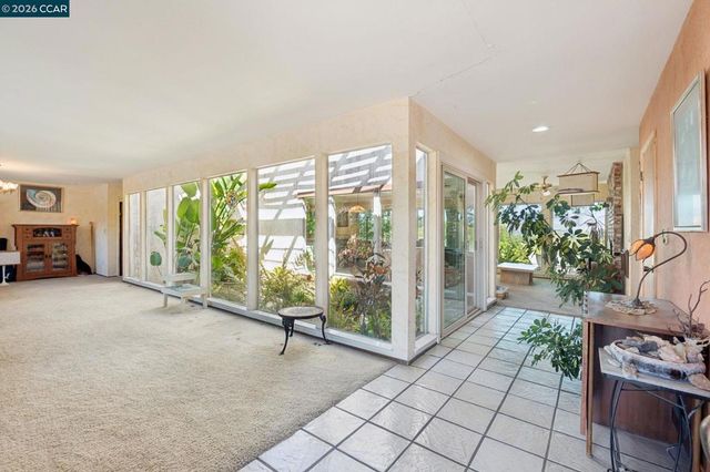 834 Carter Acres Ln, Martinez, CA 94553