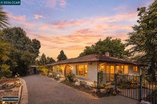 834 Carter Acres Ln, Martinez, CA 94553