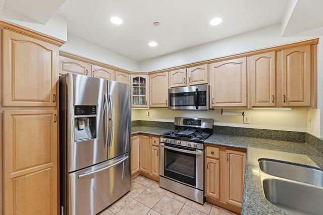 6995 Rodling Drive F, San Jose, CA 95138