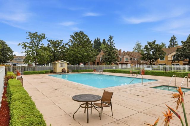 6995 Rodling Drive F, San Jose, CA 95138