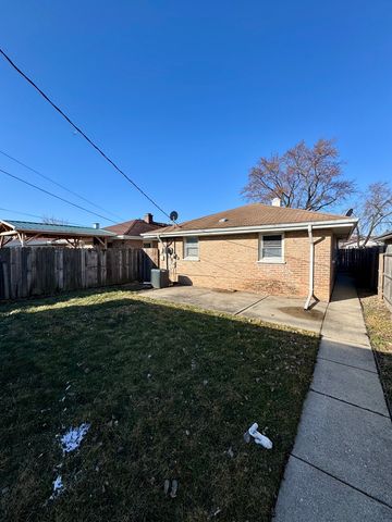 7609 Lockwood Avenue, Burbank, IL 60459