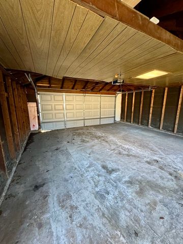 7609 Lockwood Avenue, Burbank, IL 60459