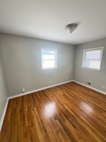 7609 Lockwood Avenue, Burbank, IL 60459