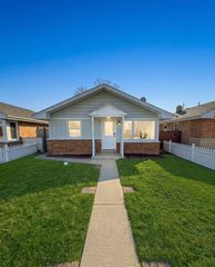 7609 Lockwood Avenue, Burbank, IL 60459