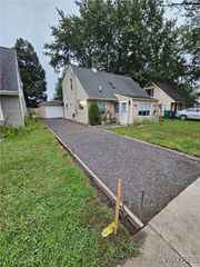 555 77th Street, Niagara Falls, NY 14304