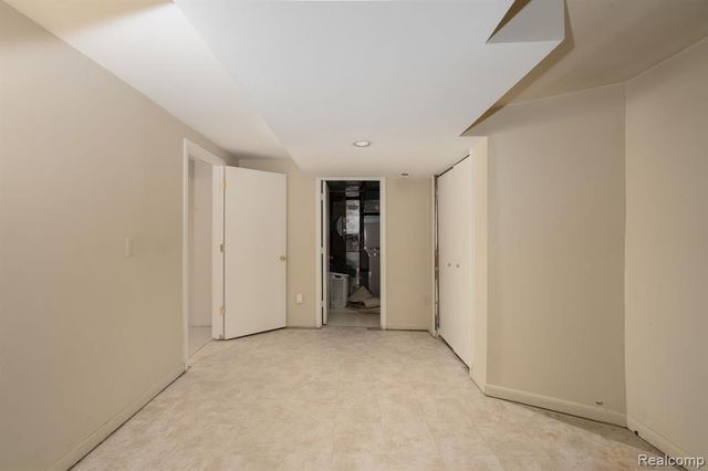 4343 Foxpointe Drive, West Bloomfield, MI 48323