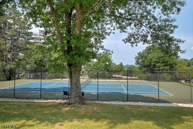 2 Claridge Dr M W, Verona Twp., NJ 07044
