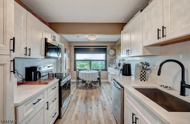 2 Claridge Dr M W, Verona Twp., NJ 07044