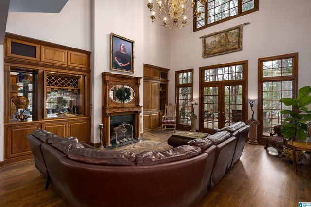 1075 COUNTRY CLUB CIRCLE, Hoover, AL 35244