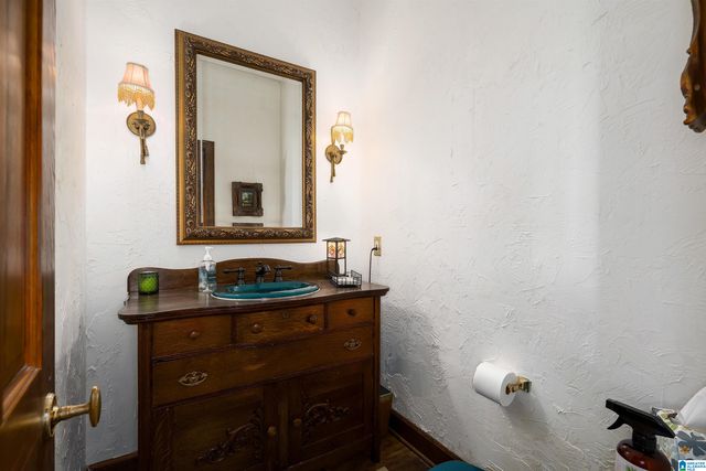 1075 COUNTRY CLUB CIRCLE, Hoover, AL 35244