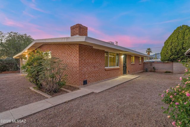 5819 E Rosewood Street, Tucson, AZ 85711