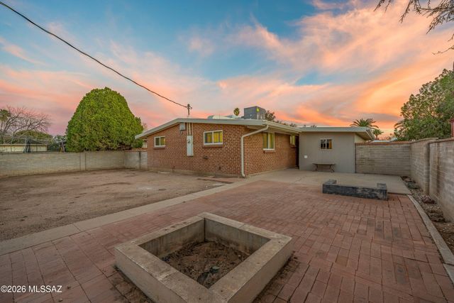 5819 E Rosewood Street, Tucson, AZ 85711