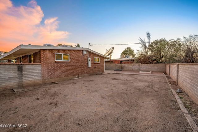 5819 E Rosewood Street, Tucson, AZ 85711