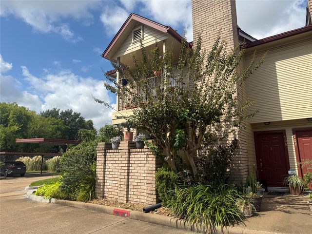 2120 El Paseo Street 703, Houston, TX 77054
