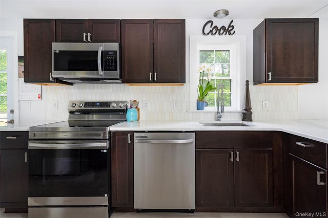 47 Clay Hill Road, Tivoli, NY 12583