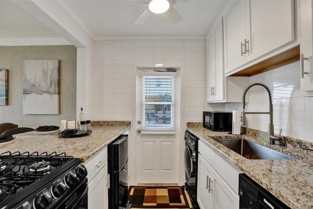 301 E Mcnab Road 115, Pompano Beach, FL 33060