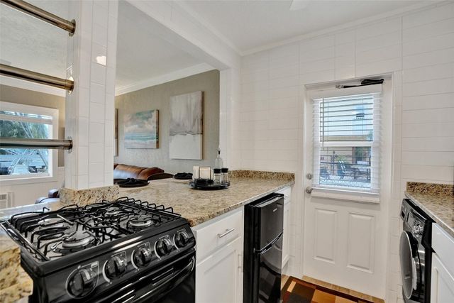 301 E Mcnab Road 115, Pompano Beach, FL 33060