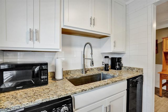 301 E Mcnab Road 115, Pompano Beach, FL 33060