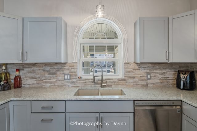 553 S Greenwood Avenue, Kankakee, IL 60901