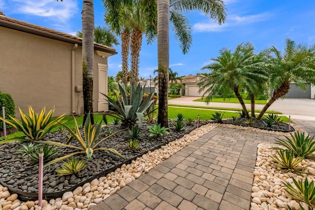 8543 Julian Alps Lane, Boynton Beach, FL 33473