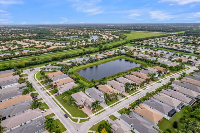 8543 Julian Alps Lane, Boynton Beach, FL 33473