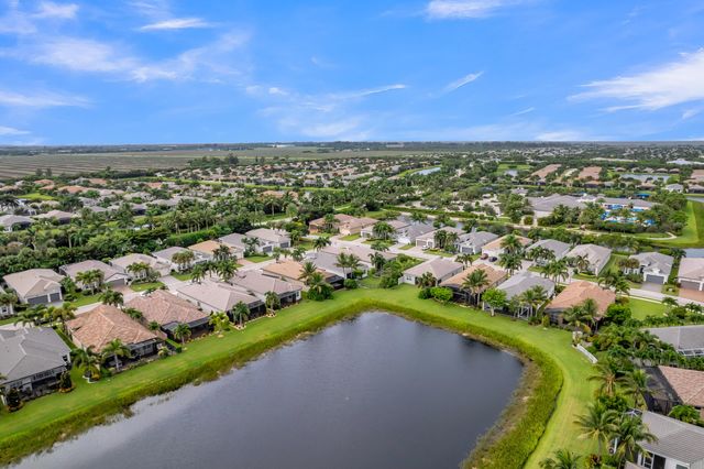 8543 Julian Alps Lane, Boynton Beach, FL 33473