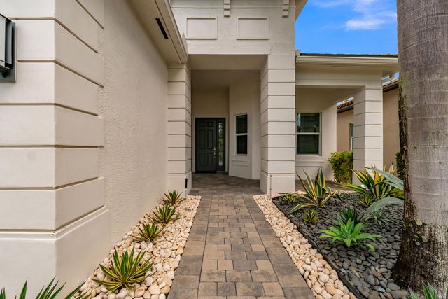 8543 Julian Alps Lane, Boynton Beach, FL 33473