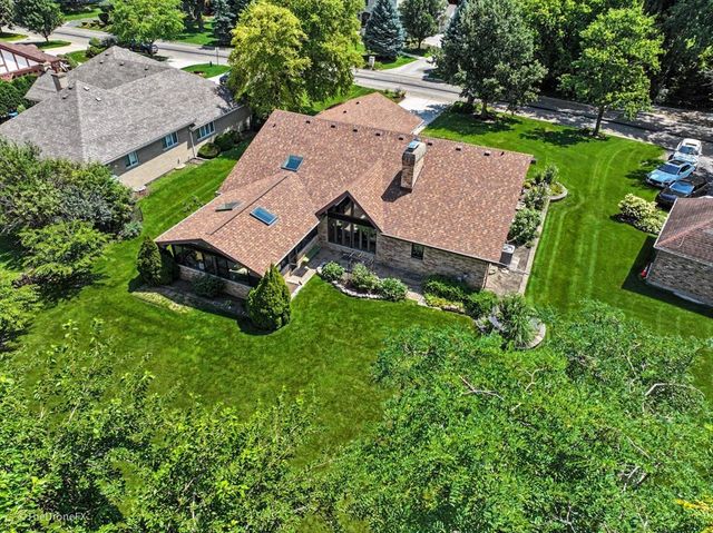 254 Wood Glen Lane, Oak Brook, IL 60523