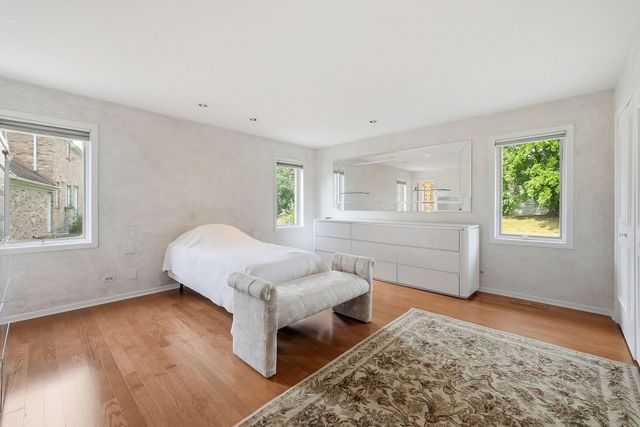 254 Wood Glen Lane, Oak Brook, IL 60523