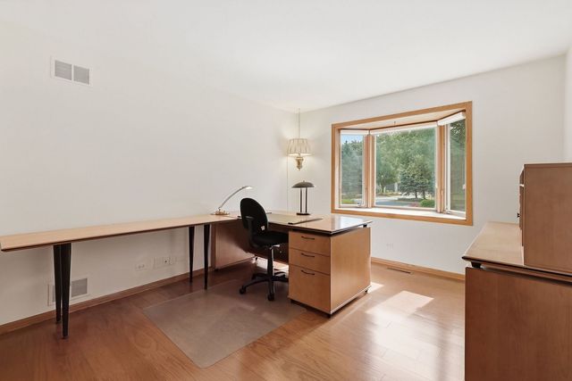 254 Wood Glen Lane, Oak Brook, IL 60523