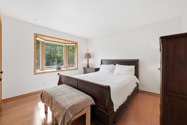 254 Wood Glen Lane, Oak Brook, IL 60523