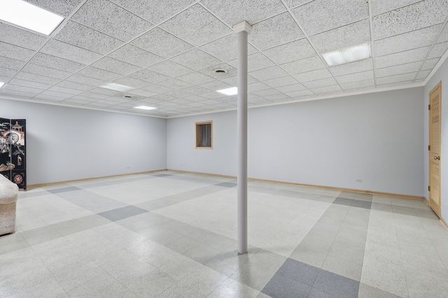 254 Wood Glen Lane, Oak Brook, IL 60523