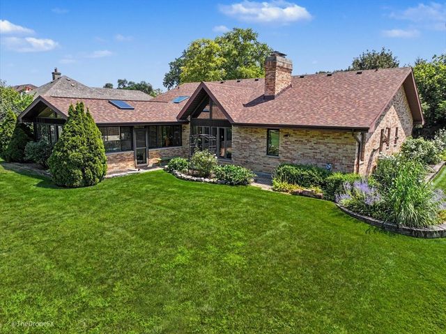 254 Wood Glen Lane, Oak Brook, IL 60523