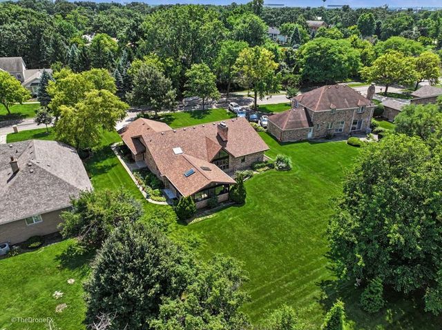 254 Wood Glen Lane, Oak Brook, IL 60523