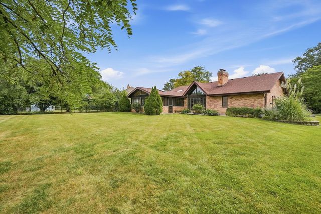 254 Wood Glen Lane, Oak Brook, IL 60523