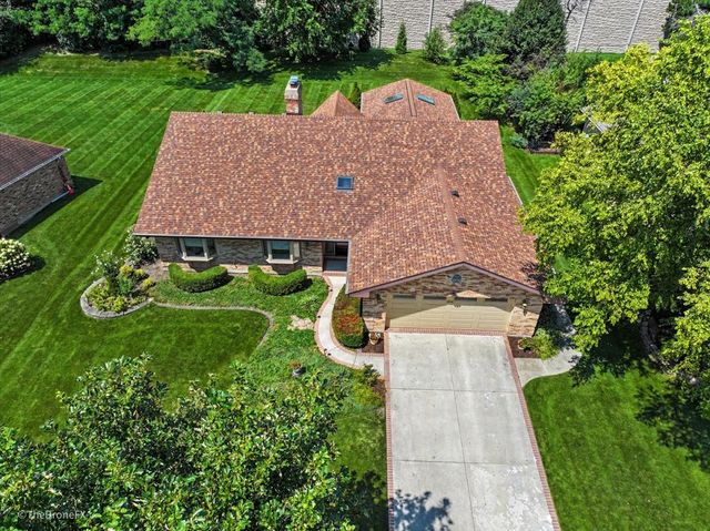 254 Wood Glen Lane, Oak Brook, IL 60523