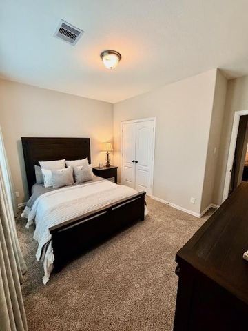 8711 W Crescent Lake Circle, Baytown, TX 77521
