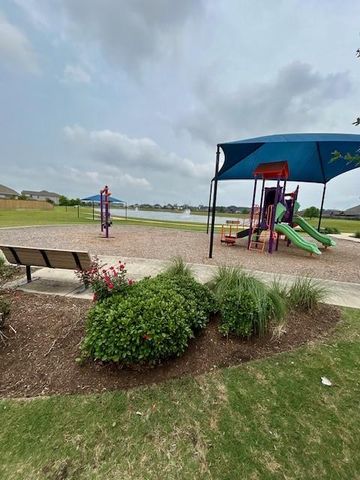 8711 W Crescent Lake Circle, Baytown, TX 77521