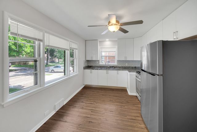 9600 Kilpatrick Avenue South, Oak Lawn, IL 60453