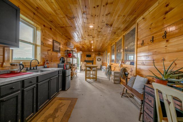 2900 Winchester Road, Paris, KY 40361