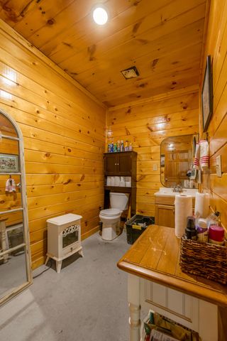 2900 Winchester Road, Paris, KY 40361
