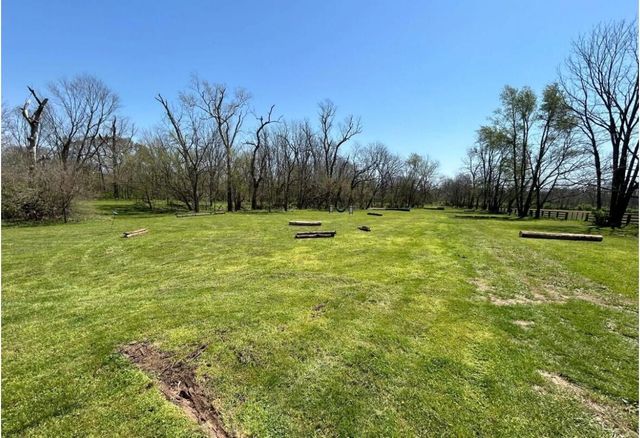 2900 Winchester Road, Paris, KY 40361