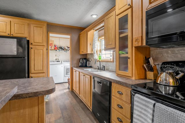 2900 Winchester Road, Paris, KY 40361