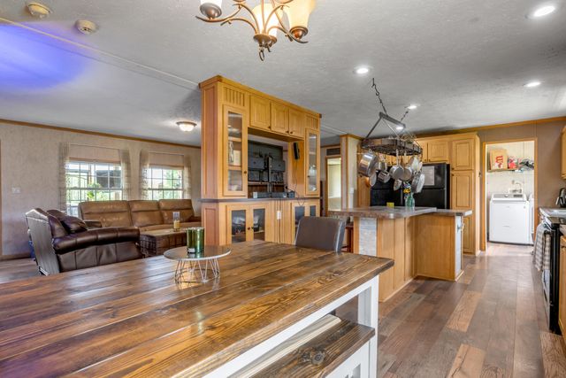 2900 Winchester Road, Paris, KY 40361