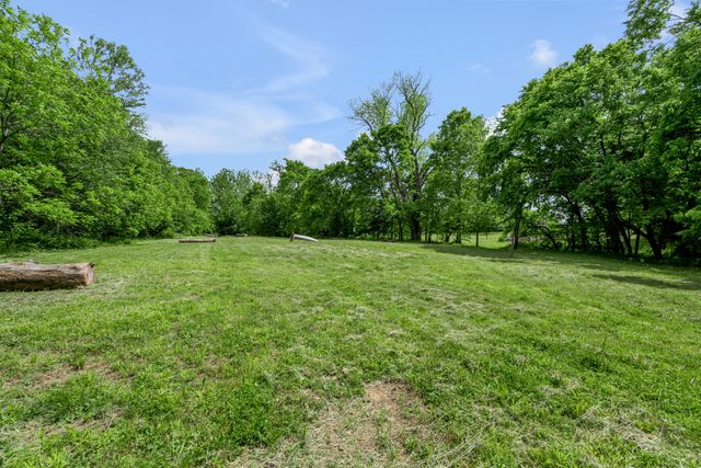 2900 Winchester Road, Paris, KY 40361