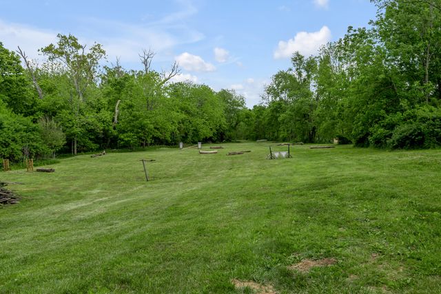 2900 Winchester Road, Paris, KY 40361