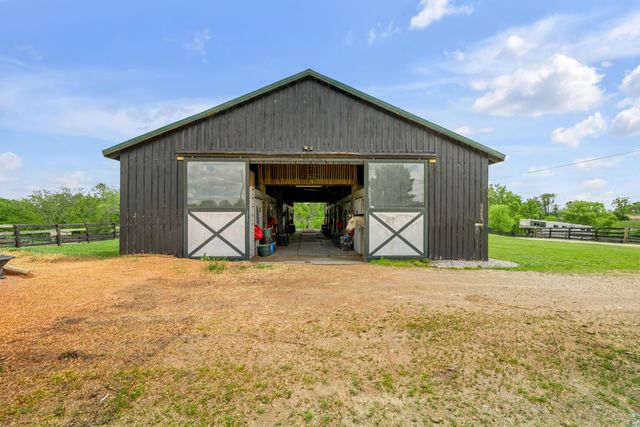 2900 Winchester Road, Paris, KY 40361